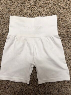 Prozis White High-Waist Ribbed Bike Shorts